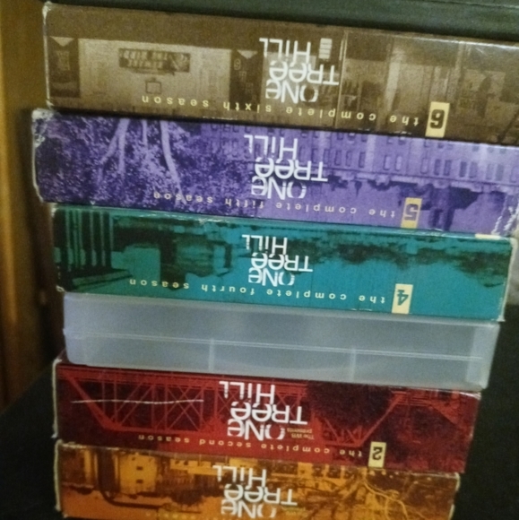 PREOWNED used One tree hill seasons 1-6&9 good condition - Picture 13 of 13